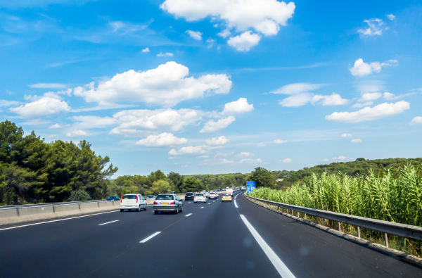 Les autoroutes françaises : politique tarifaire et sécurité routière