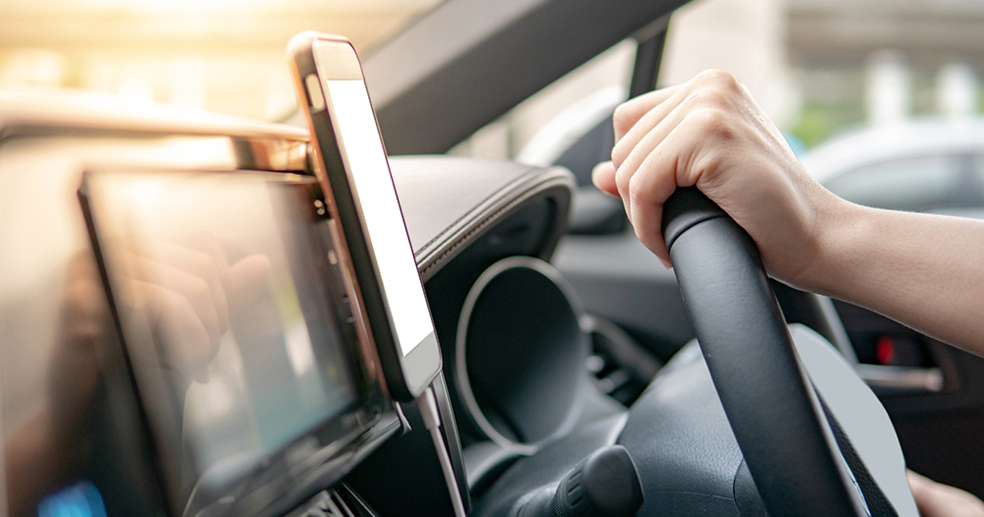 Dashcam, GPS, applications d’aide à la conduite : que dit la loi ?